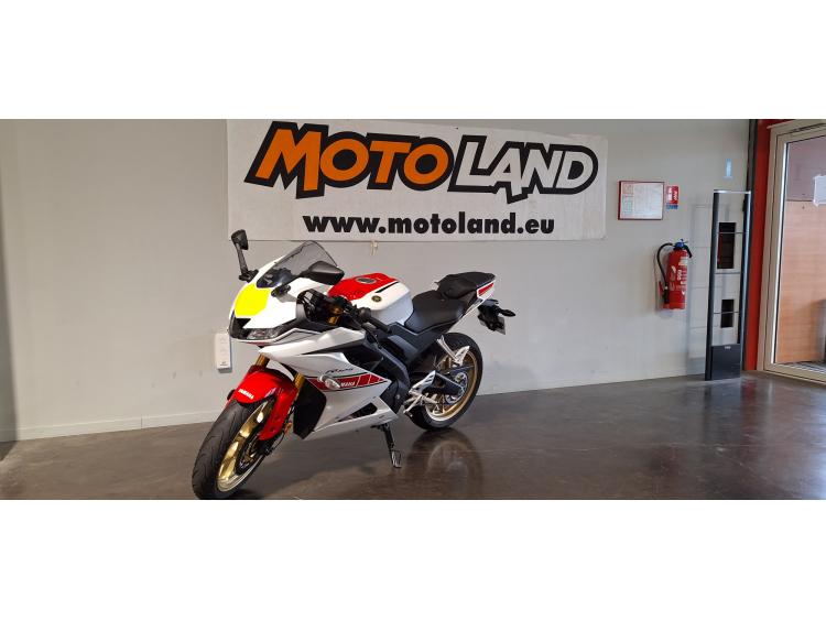 YAMAHA YZF-R125