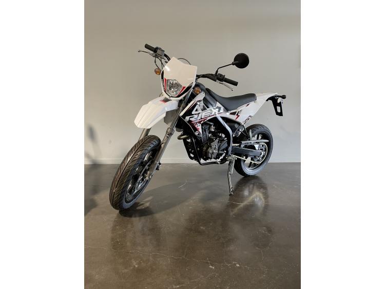 RIEJU MRT 125 SM LC